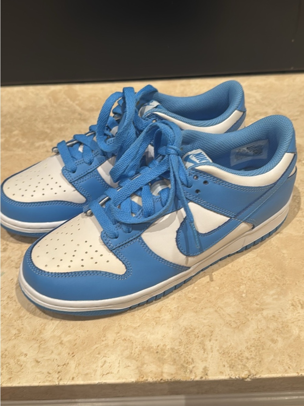 Nike Kids Low-Top Sneakers in University Blue and White